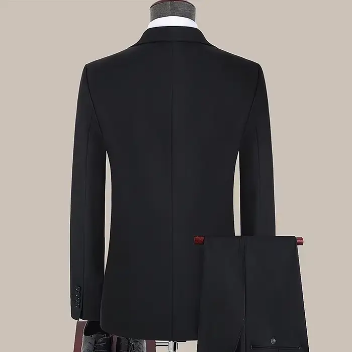 Costume uni élégant et formel pour homme, idéal pour les mariages et événements extérieurs, décontracté et moderne, en polyester et viscose, disponible en plusieurs tailles et couleurs
